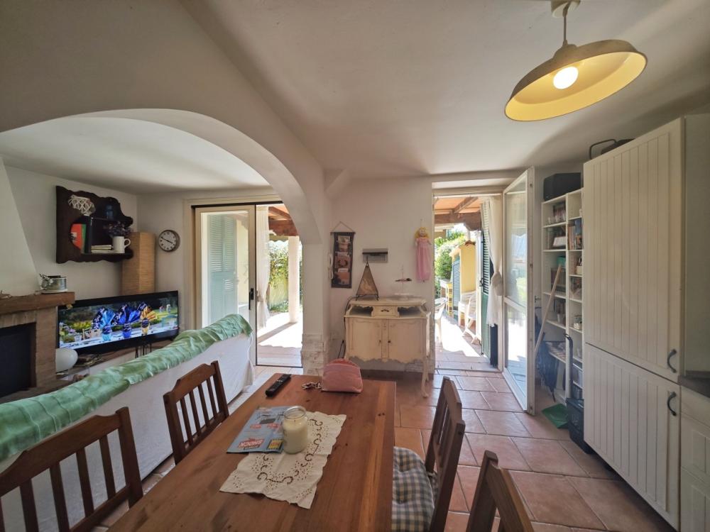 casa indipendente in vendita ad Ameglia in zona Fiumaretta