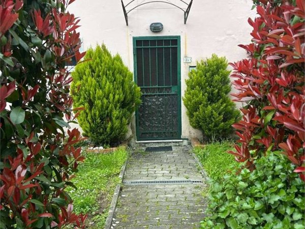 casa indipendente in vendita ad Ameglia in zona Bocca di Magra
