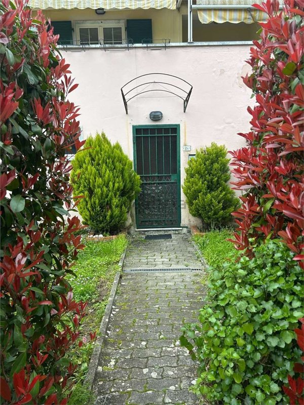 casa indipendente in vendita ad Ameglia in zona Bocca di Magra