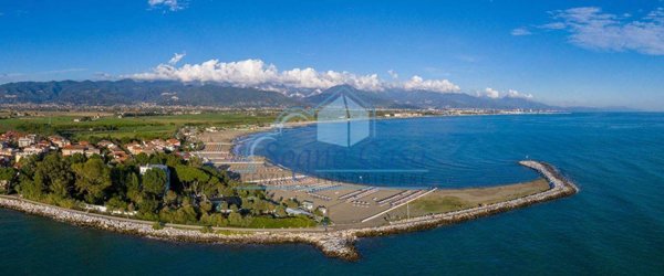 casa semindipendente in vendita ad Ameglia in zona Fiumaretta