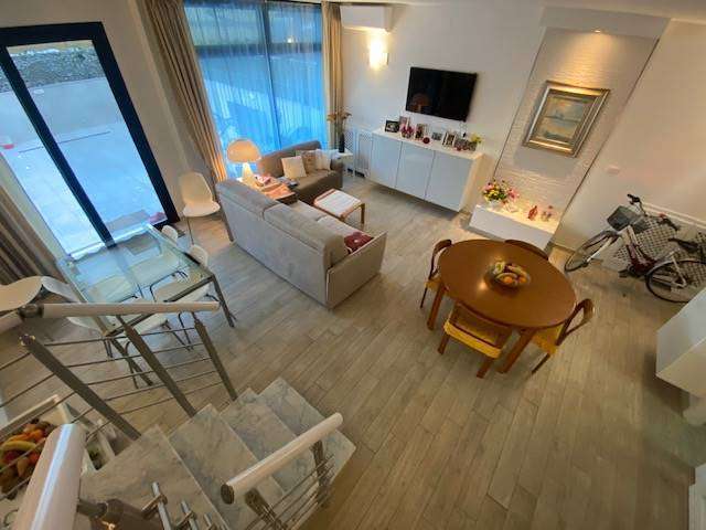 intera palazzina in vendita ad Ameglia in zona Bocca di Magra