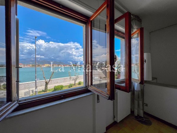 appartamento in vendita ad Ameglia in zona Bocca di Magra