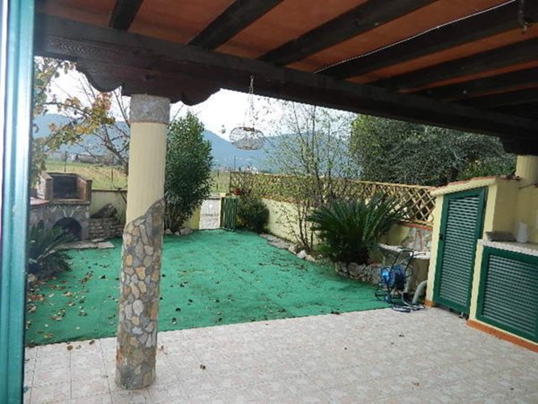 casa semindipendente in vendita ad Ameglia