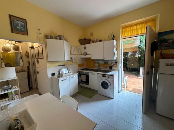 appartamento in vendita ad Ameglia in zona Fiumaretta