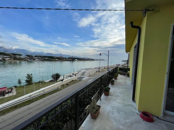 casa indipendente in vendita ad Ameglia in zona Bocca di Magra