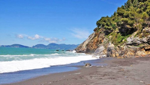 appartamento in vendita ad Ameglia in zona Montemarcello