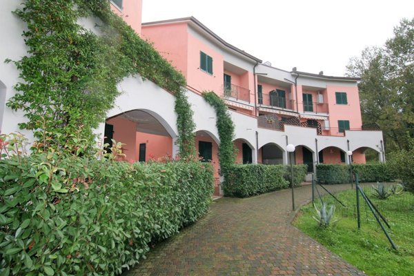 appartamento in vendita ad Ameglia in zona Bocca di Magra