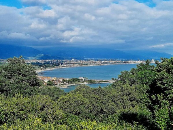 casa indipendente in vendita ad Ameglia