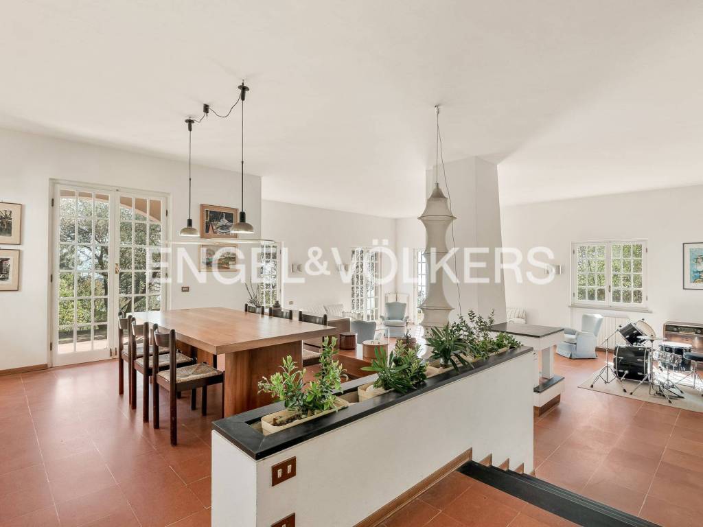 casa indipendente in vendita ad Ameglia in zona Montemarcello