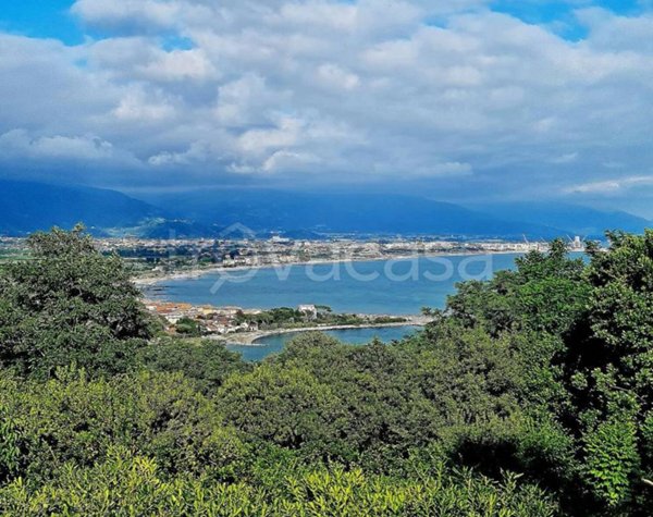 casa indipendente in vendita ad Ameglia