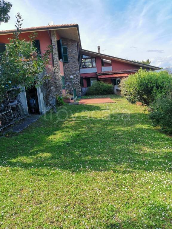 appartamento in vendita ad Ameglia in zona Bocca di Magra
