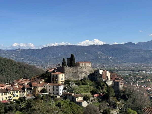 appartamento in vendita ad Ameglia in zona Montemarcello