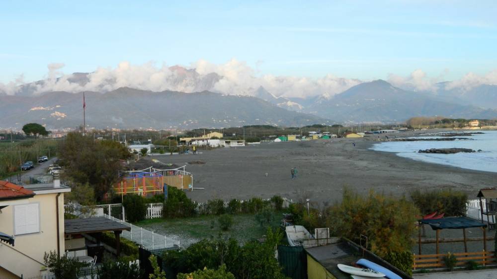 appartamento in vendita ad Ameglia in zona Fiumaretta