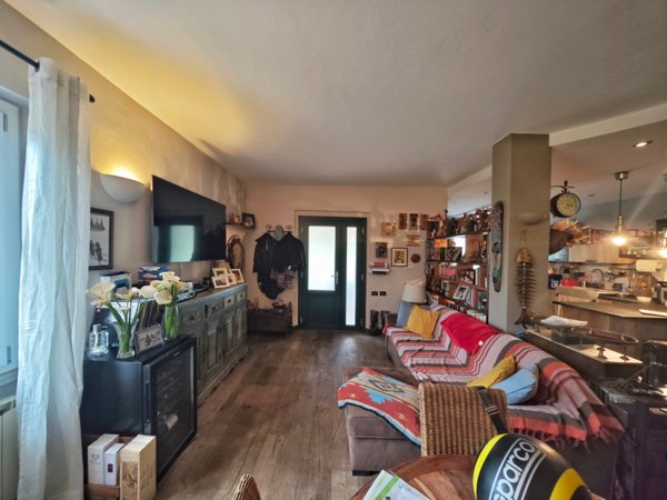 casa indipendente in vendita ad Ameglia in zona Bocca di Magra