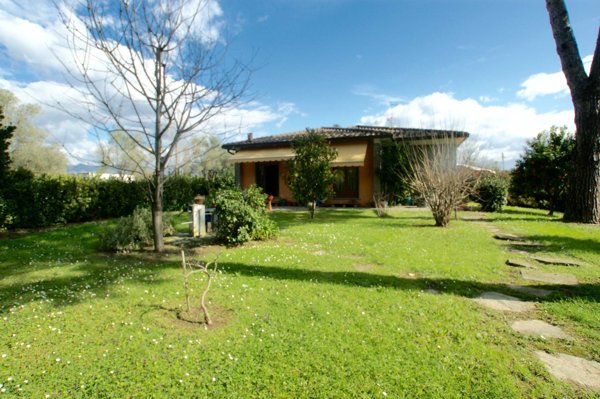 casa indipendente in vendita ad Ameglia