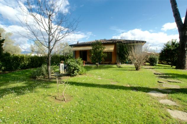 casa indipendente in vendita ad Ameglia