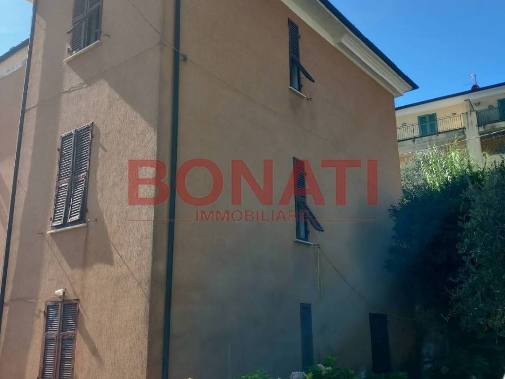 casa indipendente in vendita ad Ameglia