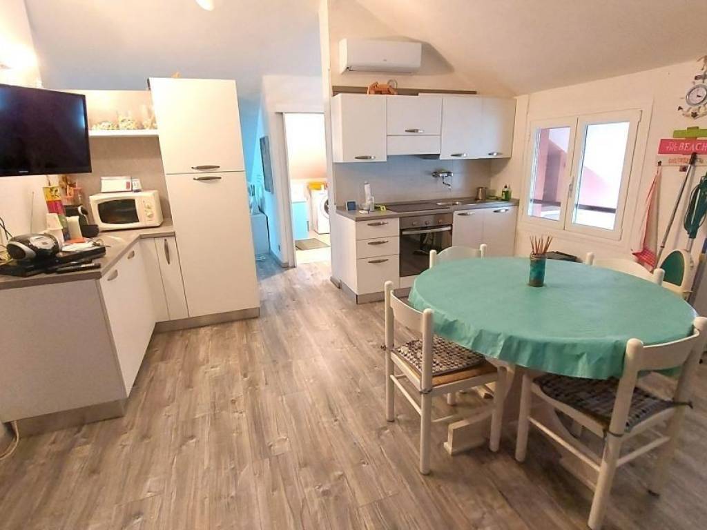 appartamento in vendita ad Ameglia in zona Fiumaretta