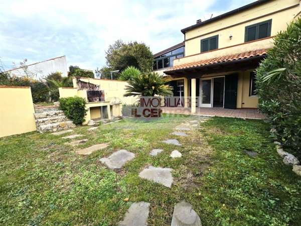 appartamento in vendita ad Ameglia