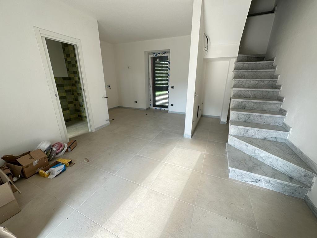 appartamento in vendita ad Ameglia in zona Fiumaretta