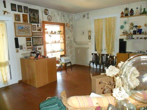 casa indipendente in vendita ad Ameglia in zona Bocca di Magra