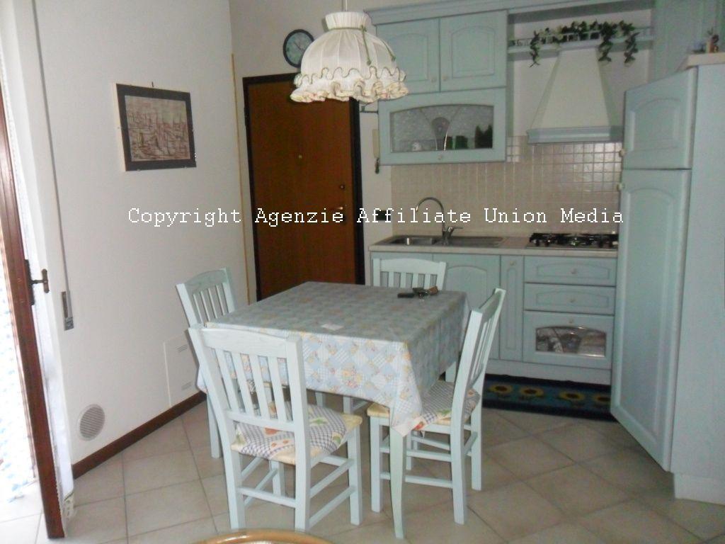 appartamento in vendita ad Ameglia in zona Fiumaretta