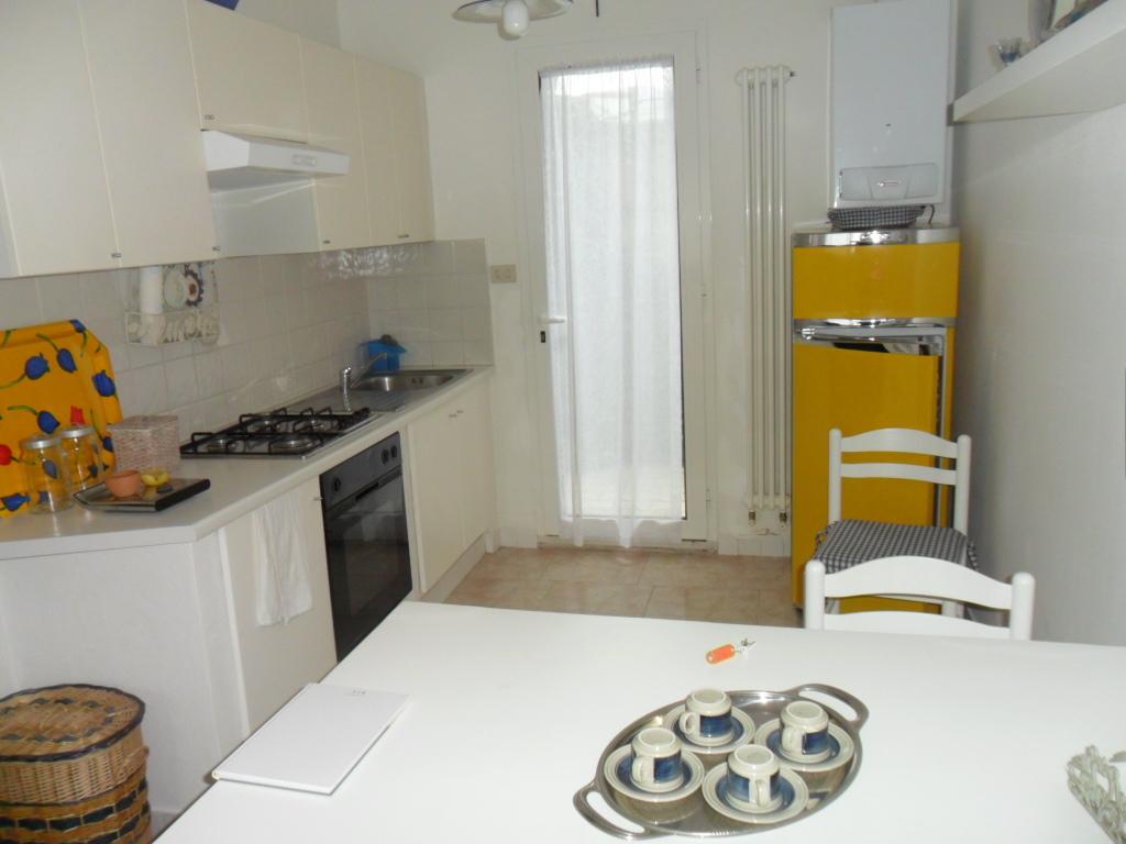 appartamento in vendita ad Ameglia in zona Fiumaretta