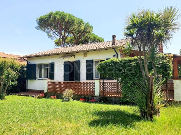 casa indipendente in vendita ad Ameglia