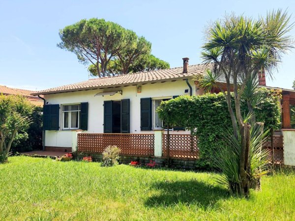 casa indipendente in vendita ad Ameglia