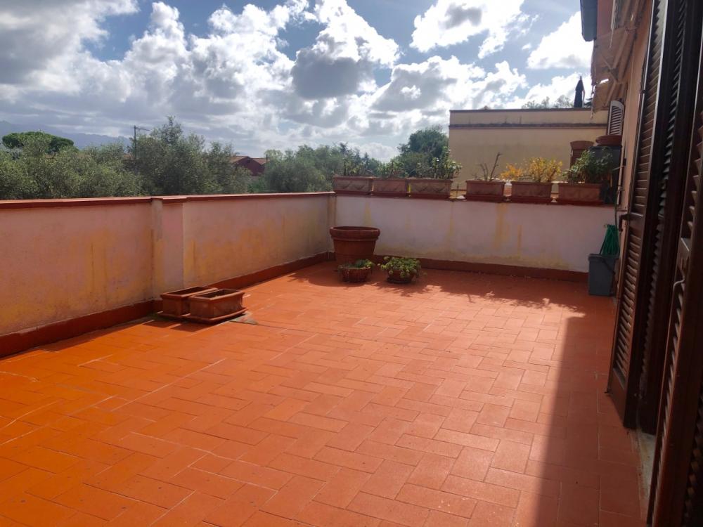 casa indipendente in vendita ad Ameglia