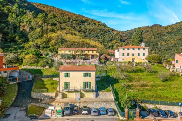casa indipendente in vendita ad Ameglia