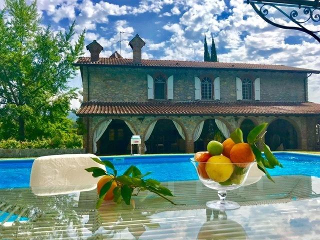 casa indipendente in vendita ad Ameglia in zona Bocca di Magra