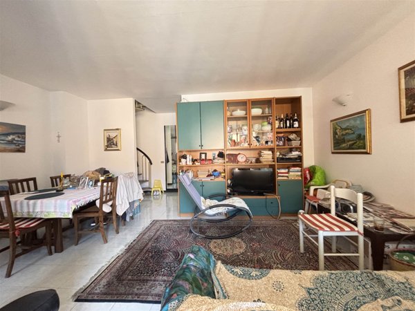 appartamento in vendita ad Ameglia in zona Bocca di Magra