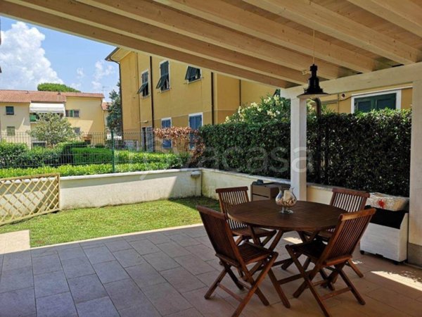 appartamento in vendita ad Ameglia in zona Bocca di Magra