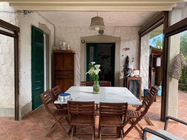 casa indipendente in vendita ad Ameglia