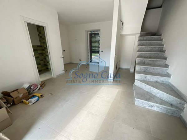 casa indipendente in vendita ad Ameglia in zona Fiumaretta
