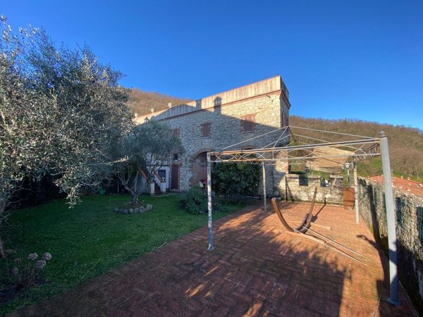 casa indipendente in vendita ad Ameglia