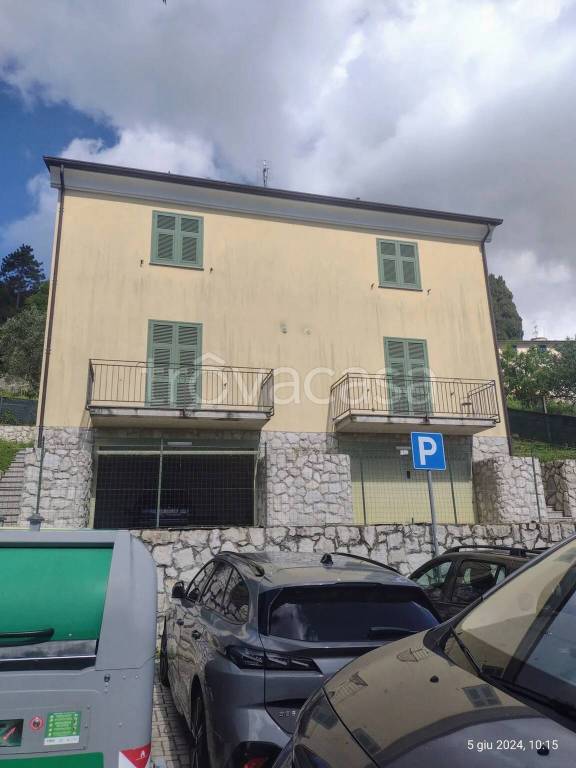 casa indipendente in vendita ad Ameglia