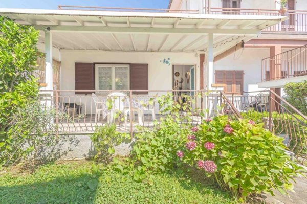 appartamento in vendita ad Ameglia in zona Bocca di Magra