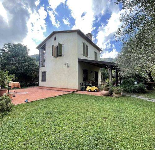 casa indipendente in vendita ad Ameglia