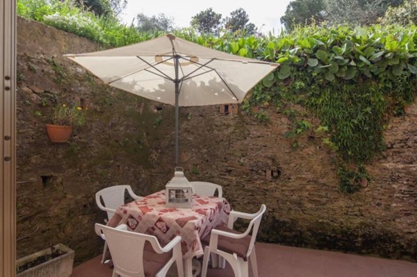 casa indipendente in vendita ad Ameglia in zona Bocca di Magra