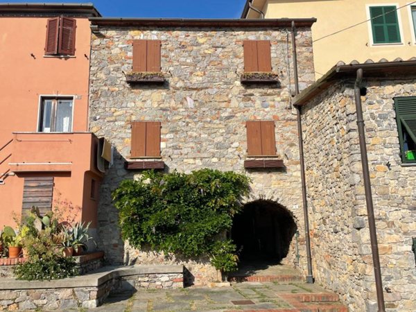 appartamento in vendita ad Ameglia in zona Montemarcello