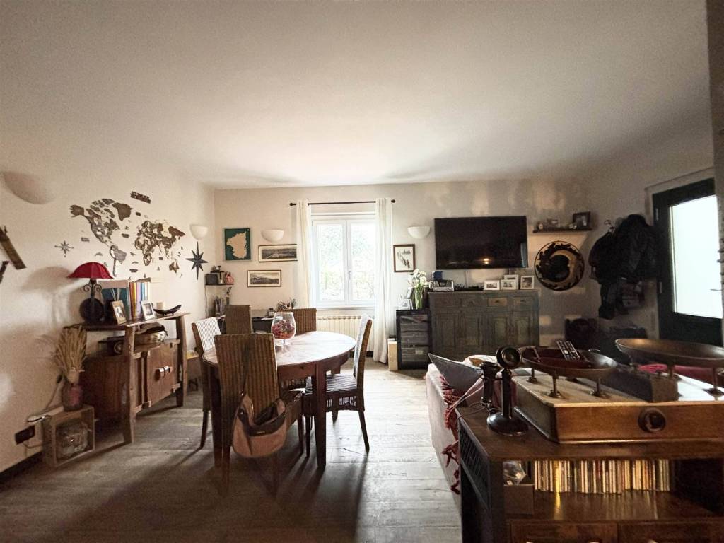 casa indipendente in vendita ad Ameglia in zona Cafaggio