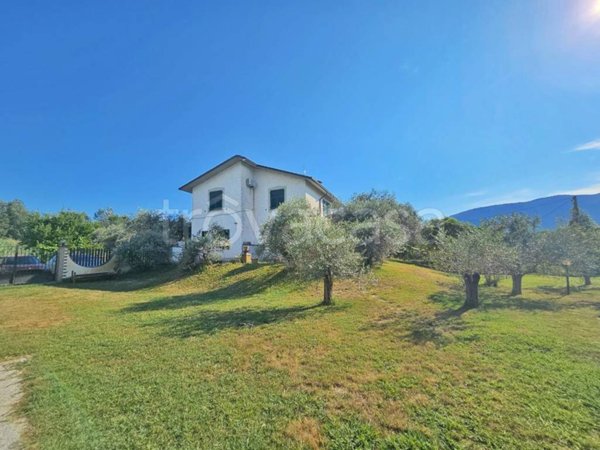 casa indipendente in vendita ad Ameglia