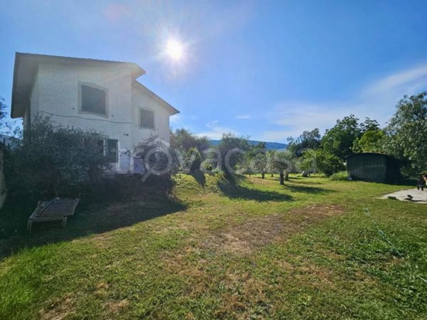 casa indipendente in vendita ad Ameglia