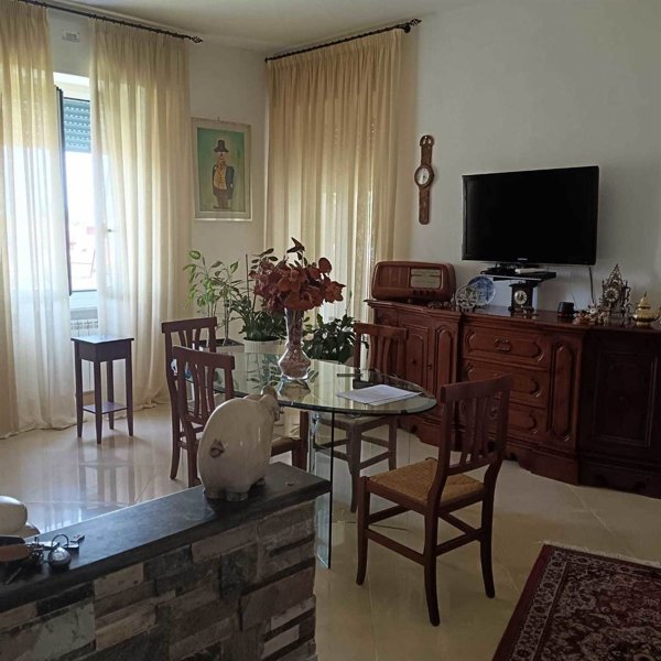 appartamento in vendita ad Ameglia in zona Cafaggio