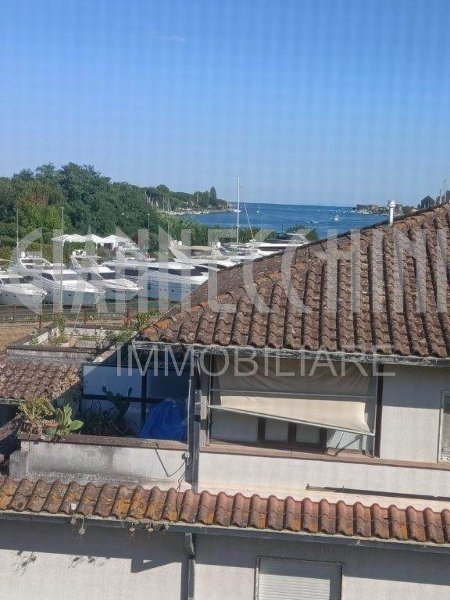 appartamento in vendita ad Ameglia in zona Cafaggio