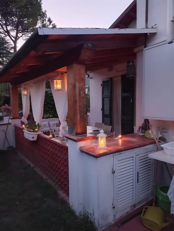 casa indipendente in vendita ad Ameglia in zona Cafaggio