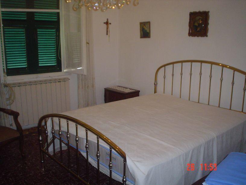 esavano in vendita ad Ameglia