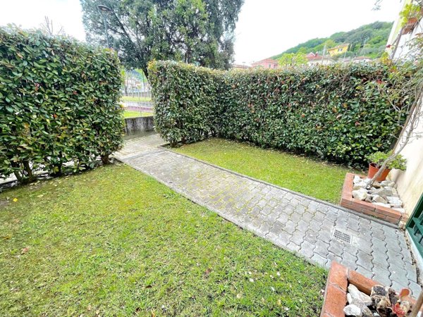 casa indipendente in vendita ad Ameglia